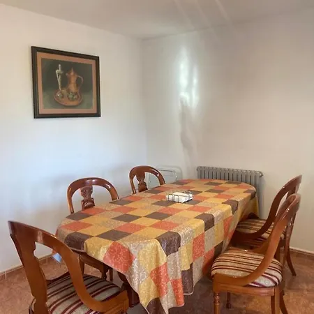 Chalet Grandioso En Castell De Pobla Montornes *